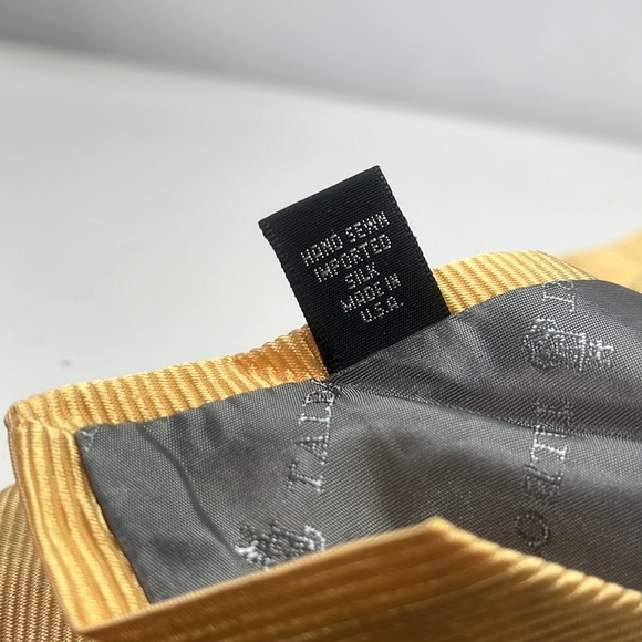 Robert Talbott & H.Stockton Atlanta Gold Silk Tie with Golfer 🏌️ Swing - Picture 7 of 9